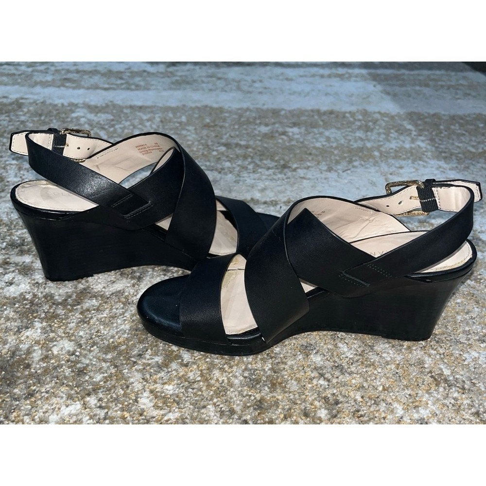 Cole Haan Penelope II wedge sandal in black leather. Size 6 - Picture 4 of 7
